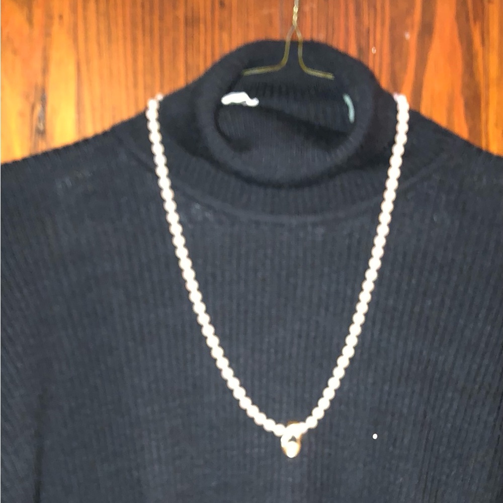 Beautiful gold, pearl, and diamond necklace pendant wearable on various chains. - Picture 4 of 9